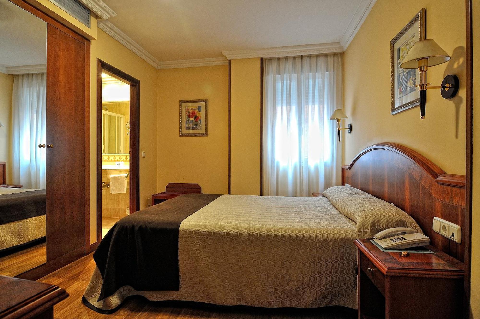 Hotel Alisi Aranda de Duero Exterior photo