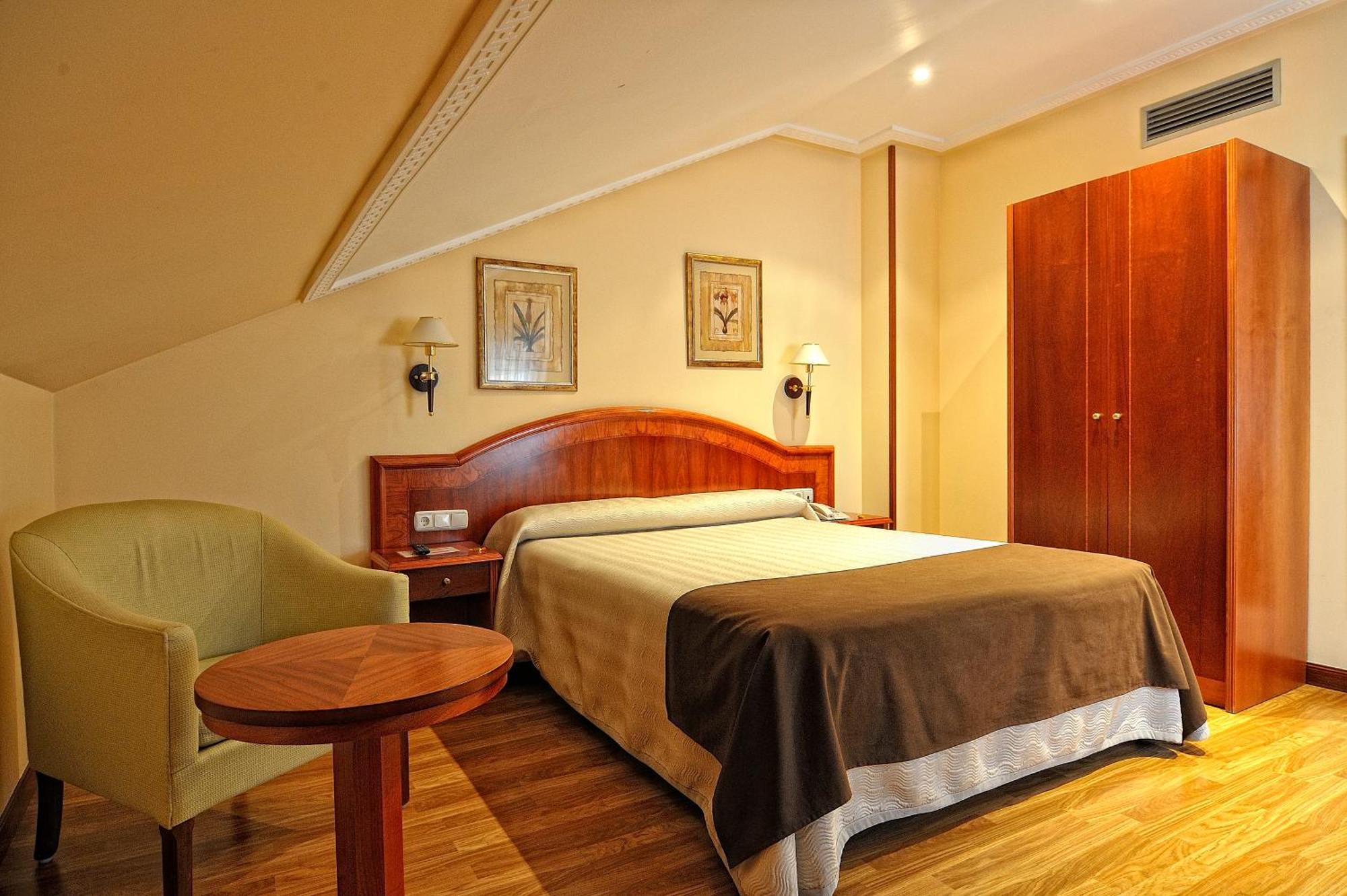 Hotel Alisi Aranda de Duero Exterior photo