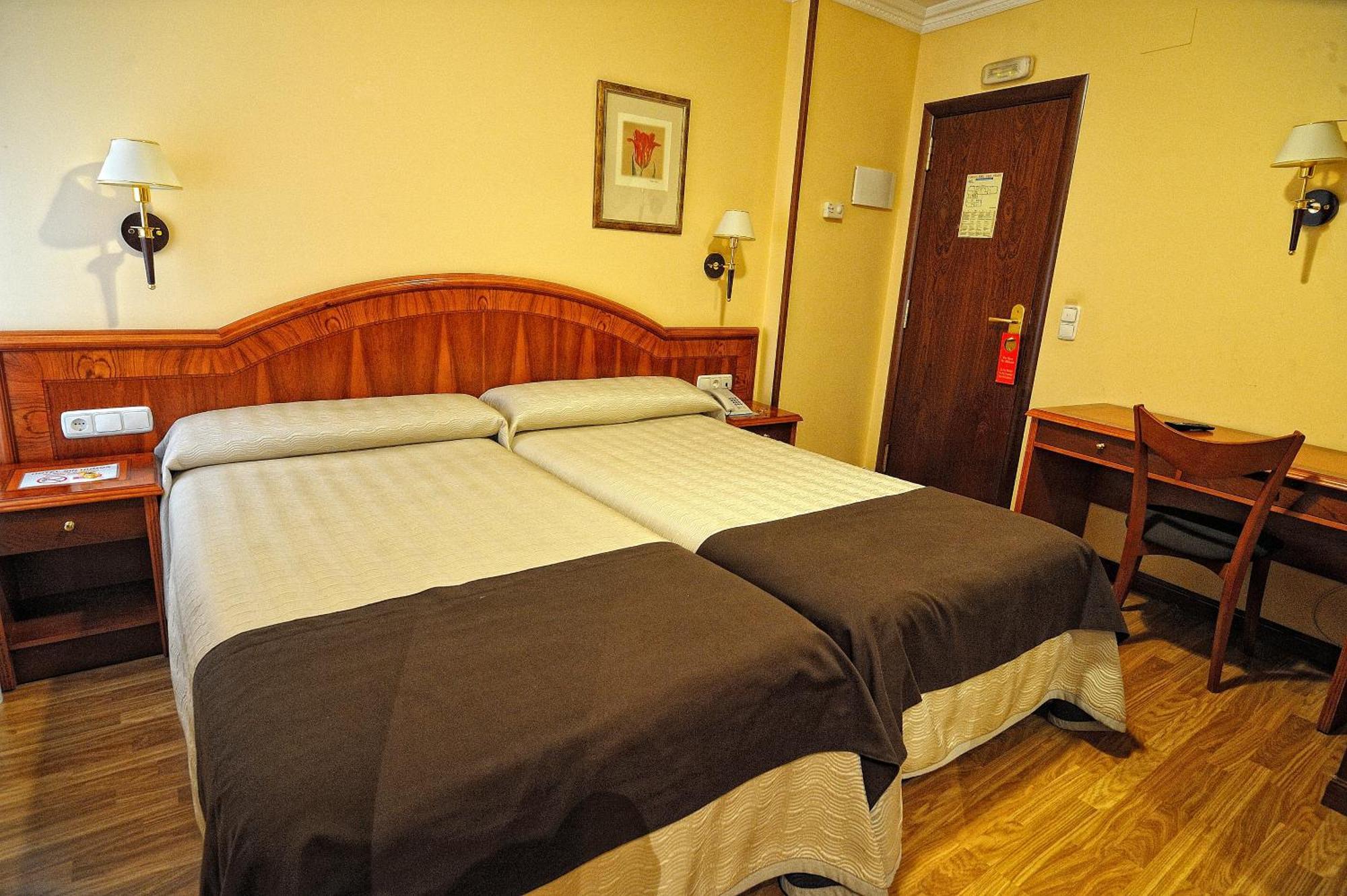 Hotel Alisi Aranda de Duero Exterior photo
